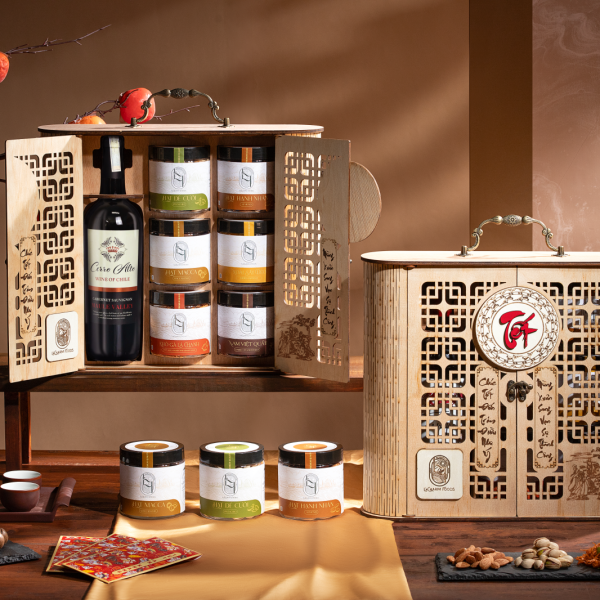 TỨ QUÝ THỊNH VƯỢNG