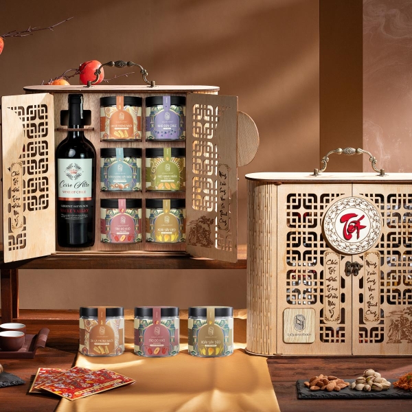 TỨ QUÝ THỊNH VƯỢNG
