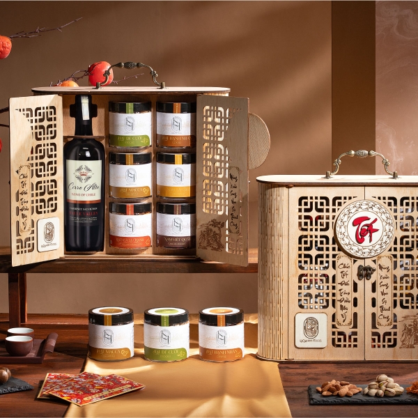 TỨ QUÝ THỊNH VƯỢNG